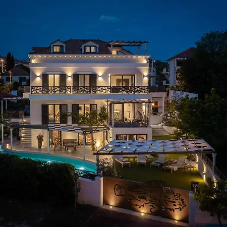 Villa Stunning Scorpaena With Swimming Pool Zara