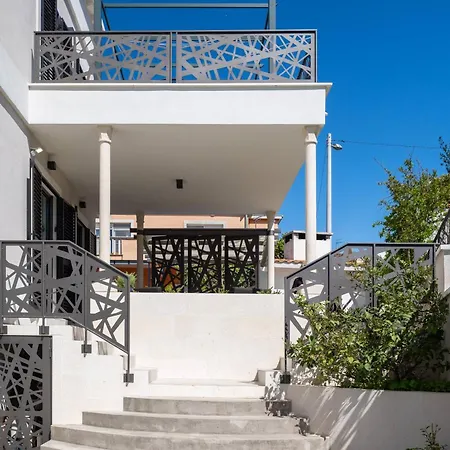 Stunning Scorpaena With Swimming Pool Villa Zara
