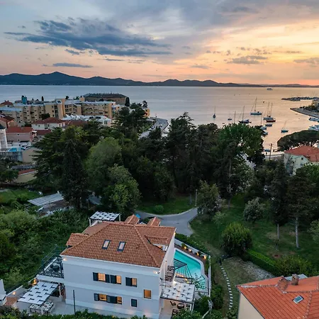 Stunning Scorpaena With Swimming Pool Villa Zara